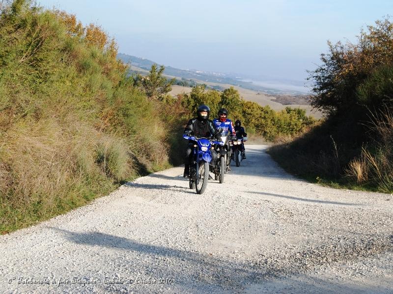 0101.JPG - Eccoci, arrivano i primi motociclisti...