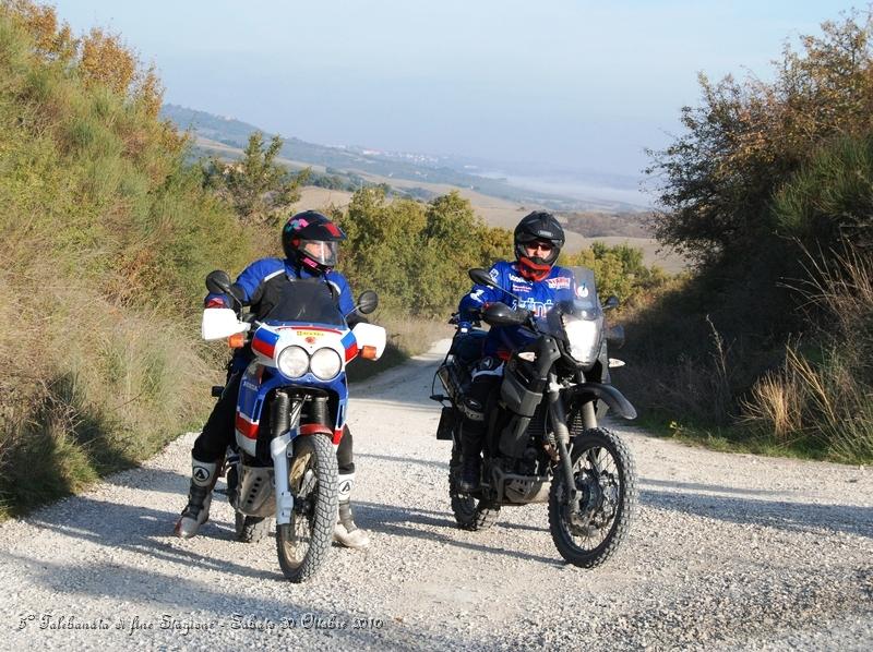 0103.JPG - Eccoci, arrivano i primi motociclisti...