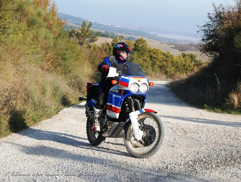 0200.JPG - Eccoci, arrivano i primi motociclisti...