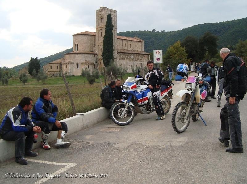 0636.JPG - Eccoci arrivati all'Abbazia di Sant'Antimo...