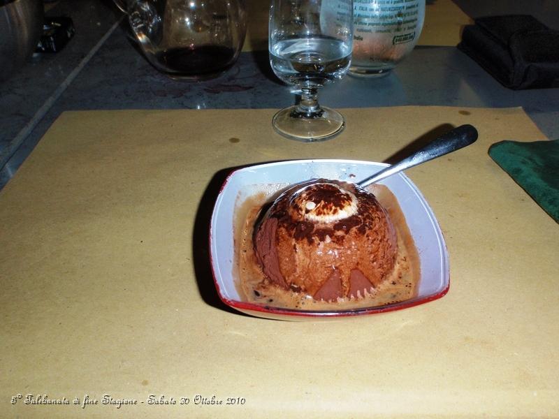 0728.JPG - Un bel tartufo affogato nel cafè..