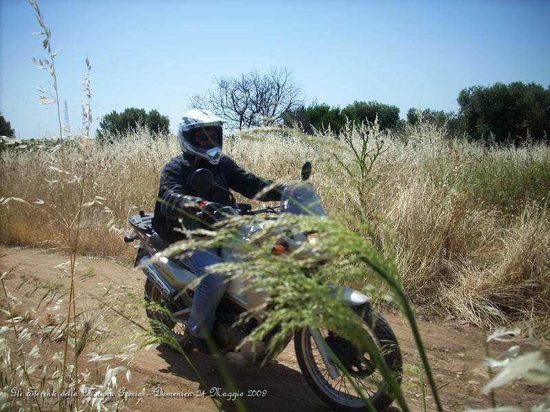 DSCN5789.JPG - Marco alla prima uscita in fuoristrada, la classe non è acqua !! :-)