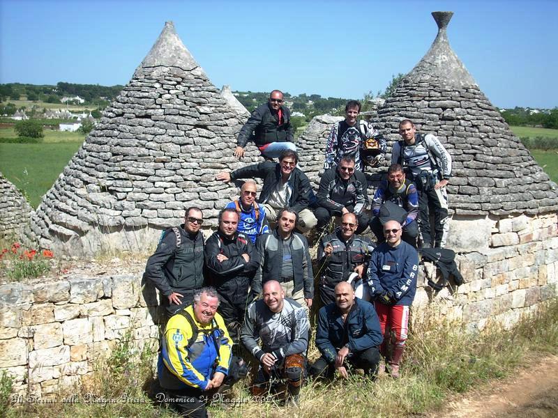 DSCN5841.JPG - Foto sui Trulli nella valle d'Itria, molto molto bella.