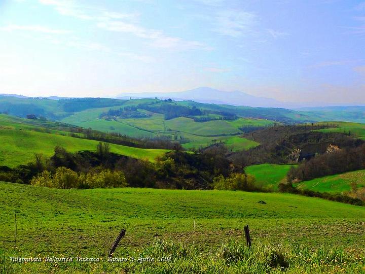 0259.JPG - In lontananza il monte Cetona