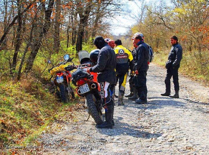 0489.JPG - Giampiero e Umberto abbandonano il Rally per prendere il furgone e soccorrere la Moto di Fabbio, grandi !! :-)