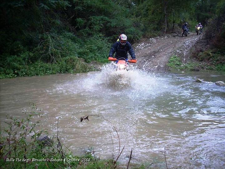 DSCN4479.JPG - Motoretta nel Guado..