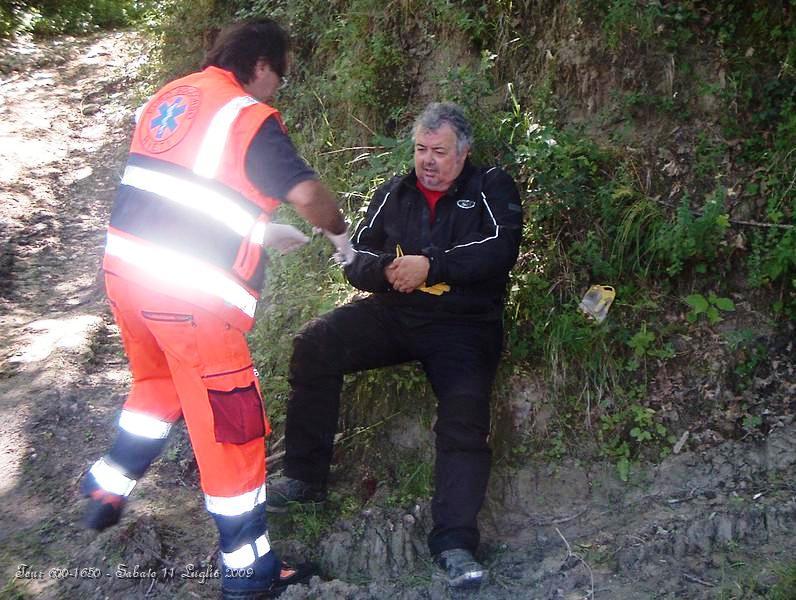 DSCF0813.JPG - Ecco mentre viene soccorso