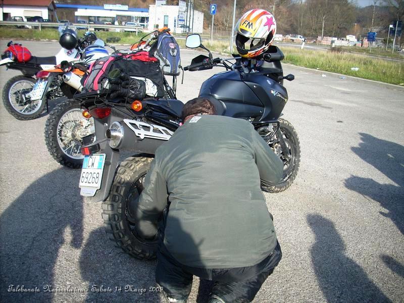 0025.JPG - Sfonfiaggio pneumatici V-Strom