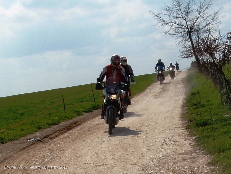 P3260259.JPG - Kle di Tiziono col parabrezza di una vespa... ehhehe .. :-)