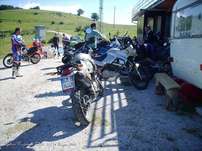 DSCN5900.JPG - Sabato mattina ritrovo al Rifugio Genzana di Forca Canapine, come al solito ci sono due Romani ritardatari... :-)