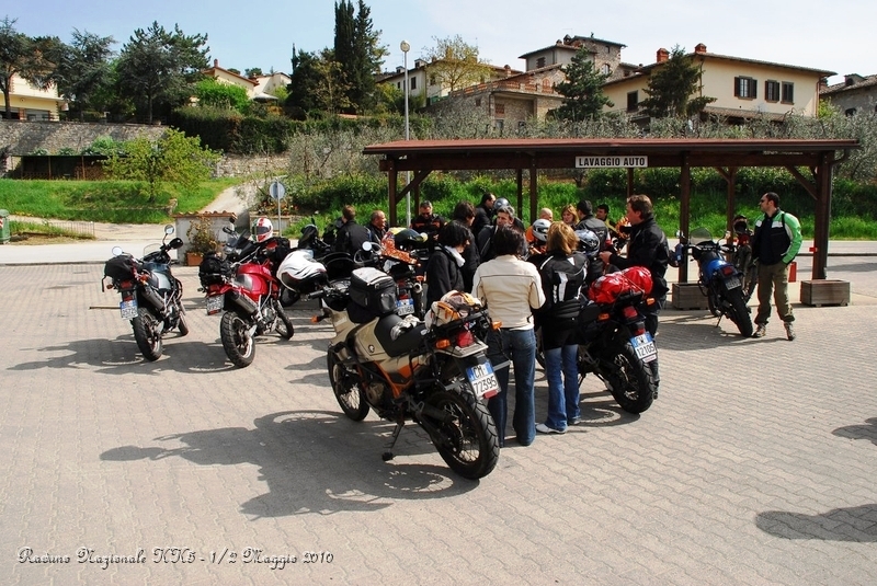 0006.JPG - Tra i partecipanti ci sono anche diverse Donne, speriamo bene.. ehehe :-)