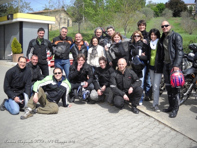 0012.JPG - Foto di Gruppo, manca solo Gino che scatta la foto..