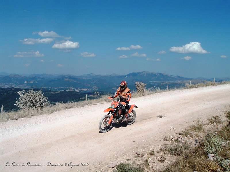 DSCF1236.JPG - Discesa dal Monte Subasio