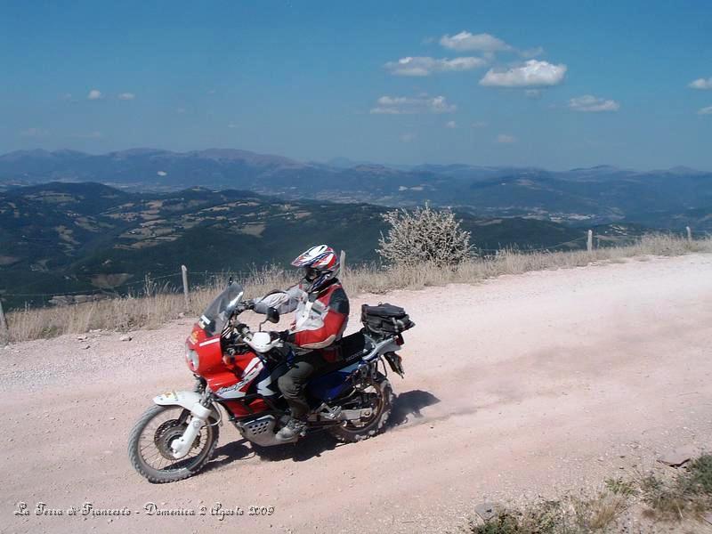 DSCF1239.JPG - Discesa dal Monte Subasio