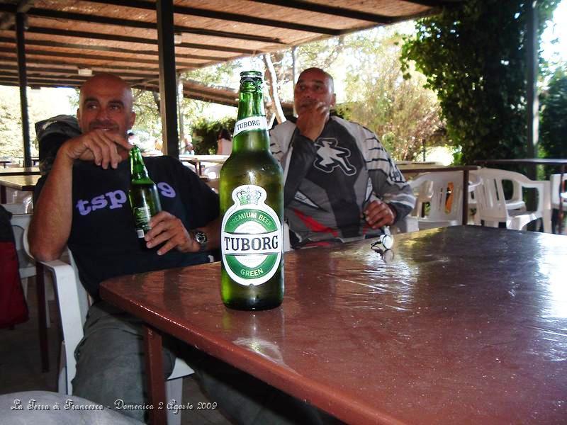 DSCF1242.JPG - Ed ecco che il Tour finisce al Camping con una bella Birra fredda in mano... :-) Alla prossima Ragazzi !!