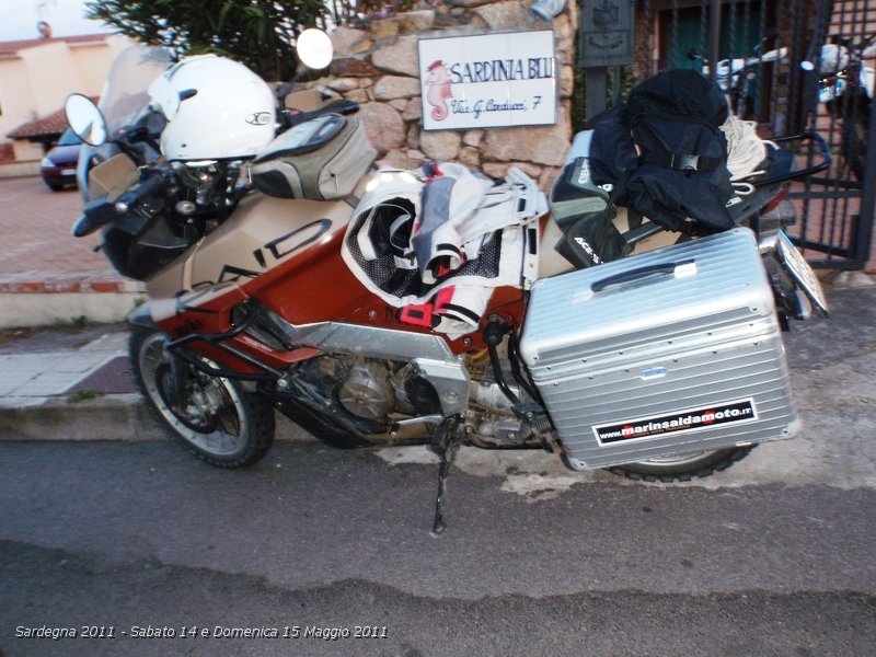 0481.JPG - Carichiamo le moto...