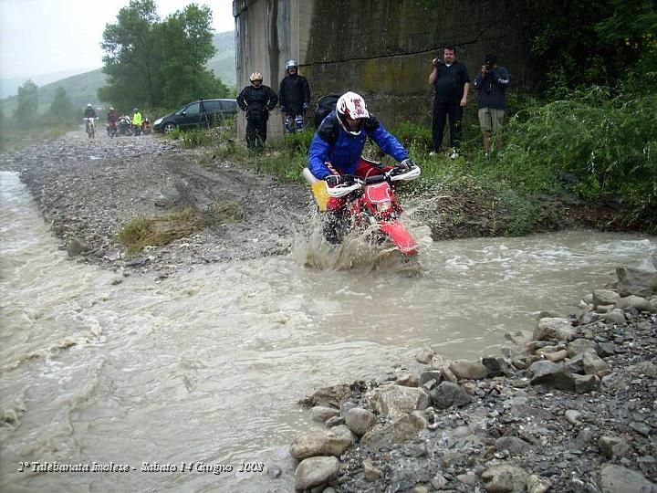 DSCN3574.JPG - Giancarlo s'impunta col Gas Gas :-)