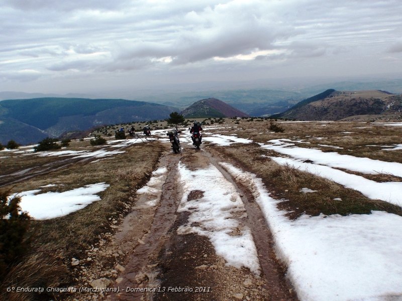 0220.JPG - Discesa tra la neve