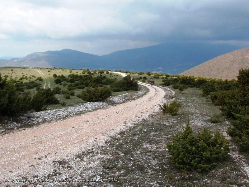 P4160154.JPG - Spettacolare passaggio sui monti prima di arrivare a Colfiorito...