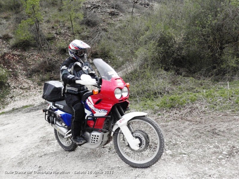 P4160165.JPG - Spettacolare passaggio sui monti prima di arrivare a Colfiorito...