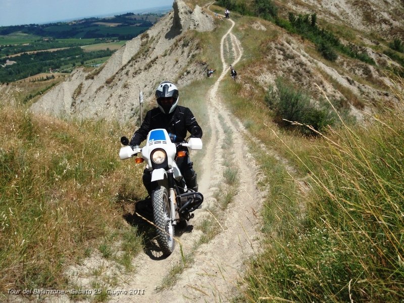 P6250320.JPG - Ecco Dario da Vicenza con l'intramontabile vetusta Bmw