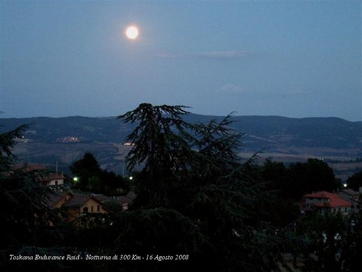 007.JPG - Al suo posto nasce una gran bella luna piena