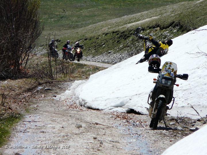 DSCN2652.JPG - Gino scivola sulla neve e fa un bel botto !! :-)