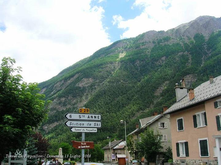 0502.JPG - Ecco la deviazione per il Tunnel du Parpaillon, siamo in territorio Francese